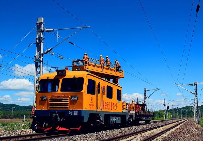 中铁武汉电气化局承建的百年哈牡铁路电气化改造工程